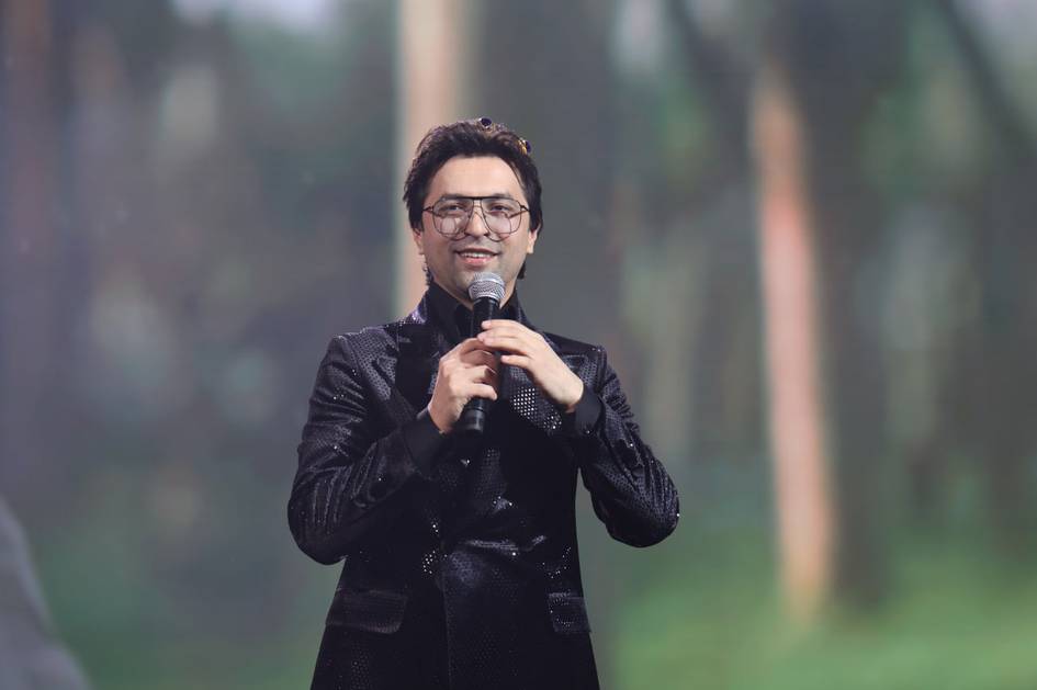 25 йил кутилган кун: Мустафонинг илк яккахон концерти қандай ўтди? (видео)